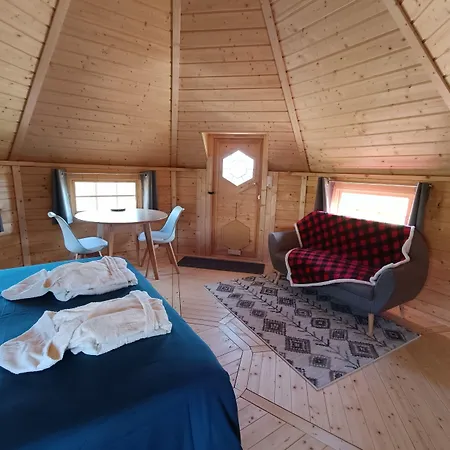 Les Du Grand Nord Bed and Breakfast 3*