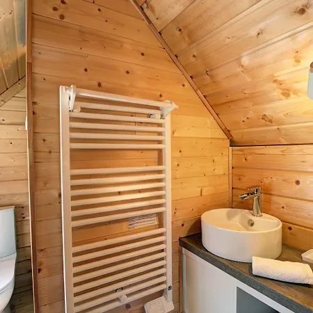 Les Du Grand Nord Bed and Breakfast 3*
